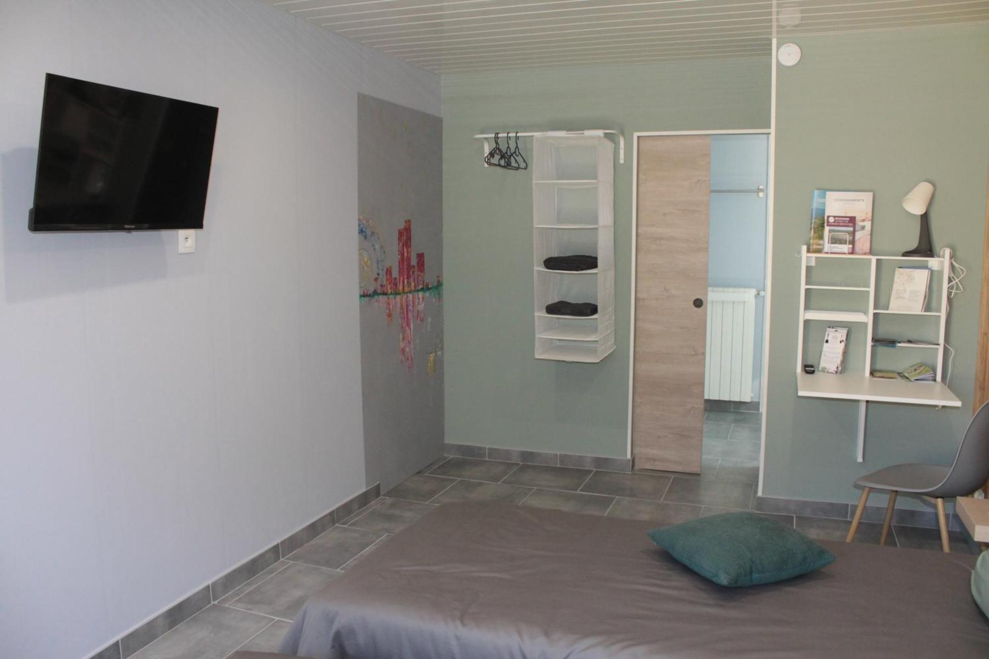 Chambres D'Hotes Des Couleurs Et Des Mots Villeneuve-de-Berg Extérieur photo