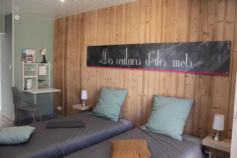Chambres D'Hotes Des Couleurs Et Des Mots Villeneuve-de-Berg Extérieur photo